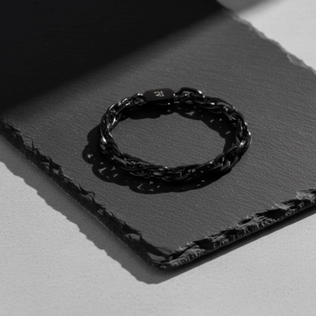 Bracelet chaîne noir sur plaque en pierre