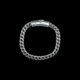 Bracelet chaîne en argent sur fond noir